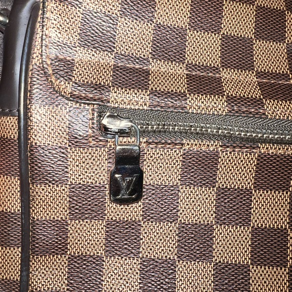 *SOLD* Louis Vuitton Vintage Messenger Designer Shoulder Bag - Picture 5 of 5